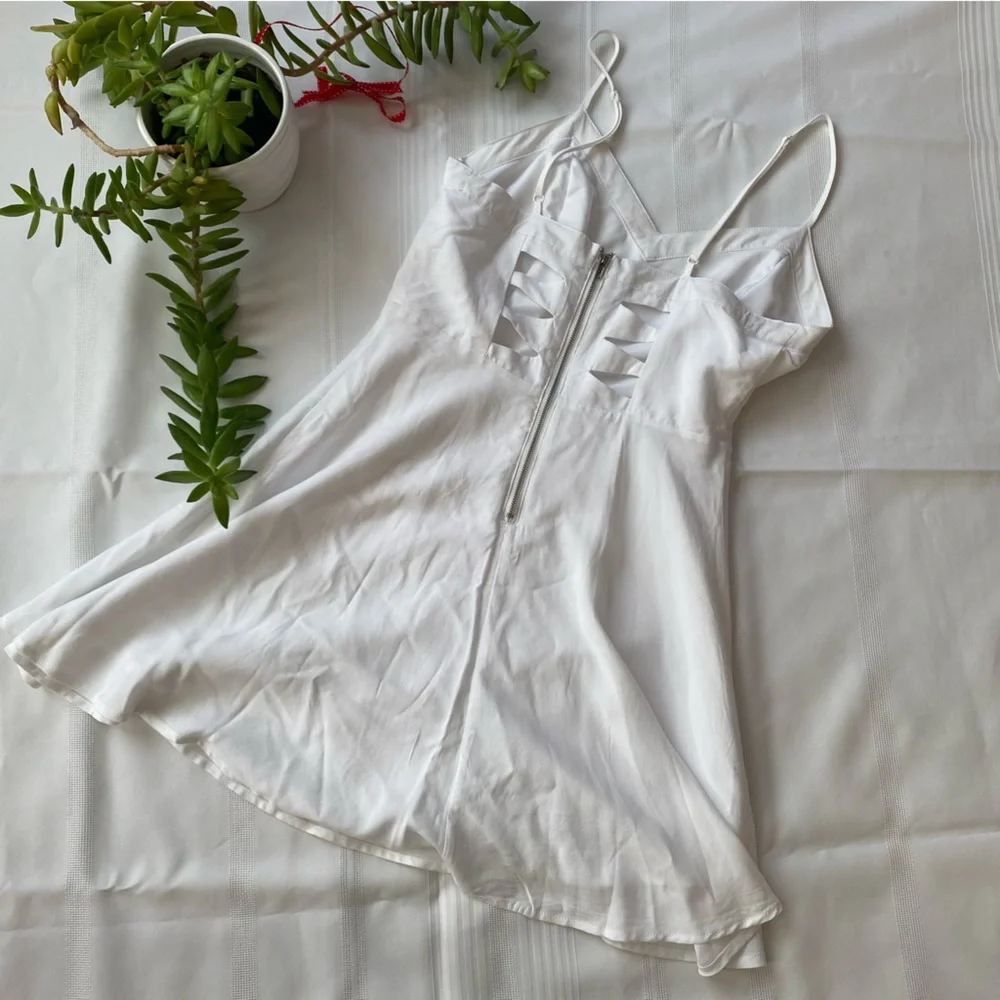 Forever 21 White Flare Cut-Out Mini Dress - Picture 2 of 4